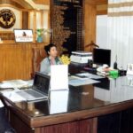 डीएम दुर्गा शक्ति नागपाल की सख्ती: गोला कॉरिडोर निर्माण में देरी पर ठेकेदारों पर 5 करोड़ से अधिक जुर्माने की तैयारी