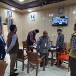 जालौन में बोर्ड परीक्षा के पहले दिन डीएम का औचक निरीक्षण, व्यवस्थाओं का लिया जायजा